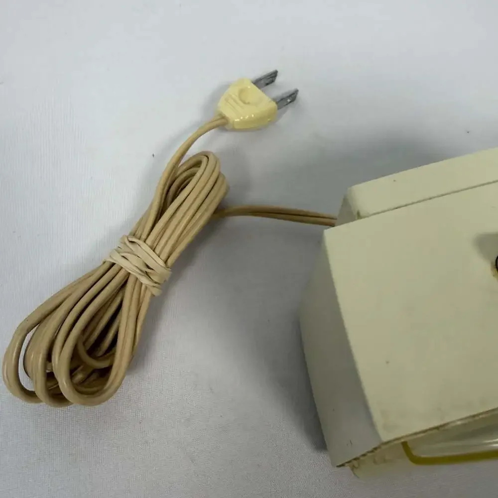 Vintage General Electric Snooz-Alarm Electric Clock Model 7315